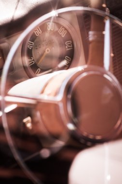 Retro araba kontrol paneli