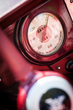 Retro araba kontrol paneli