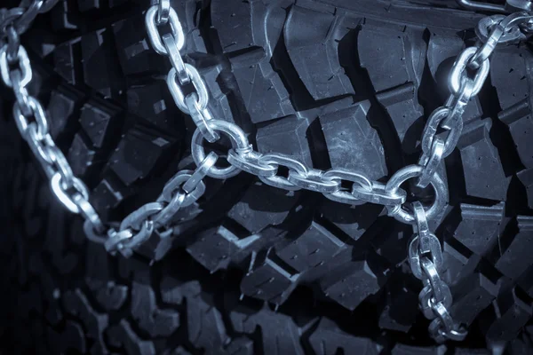 Car tire chains — Stock Photo, Image