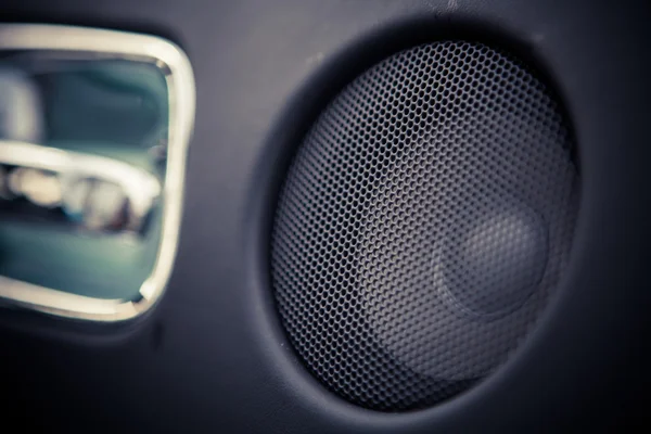 Detalhe alto-falante carro — Fotografia de Stock