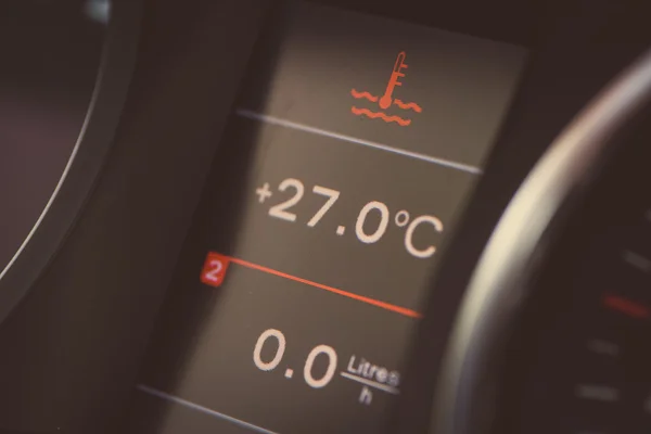 Warnung vor Kühlmittel im Auto — Stockfoto