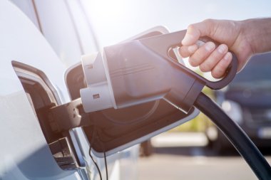 Elektrikli araba şarj