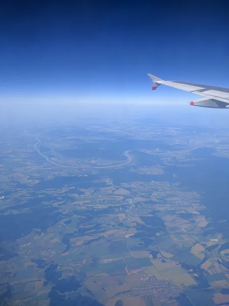 Asa do avião no céu — Fotografia de Stock