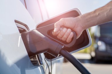 Elektrikli araba şarj