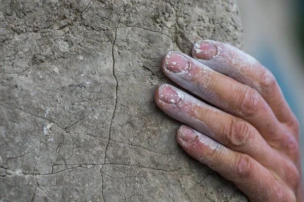 Close Shot Adult Male Handholding Rock Illustration Rock Climbing — Stock Photo, Image