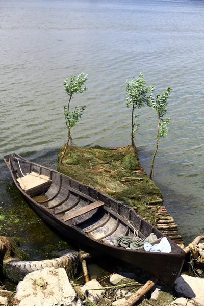 Houten boot — Stockfoto