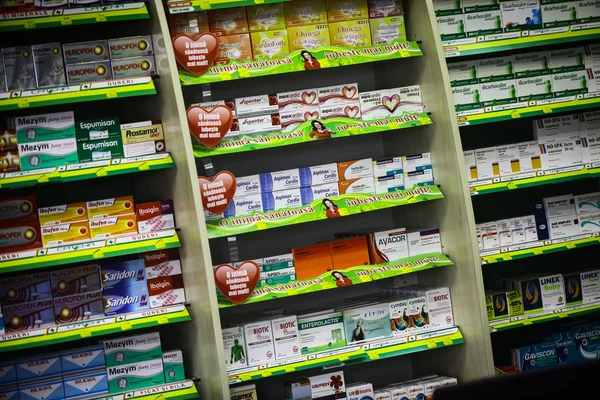 Geneeskunde in een apotheek — Stockfoto