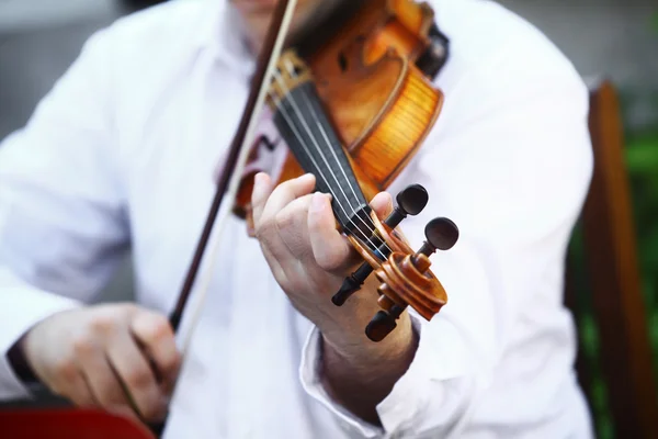 Geige spielen — Stockfoto