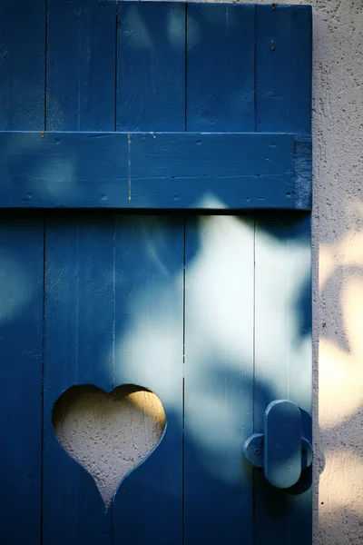 Heart on wood — Stock Photo, Image