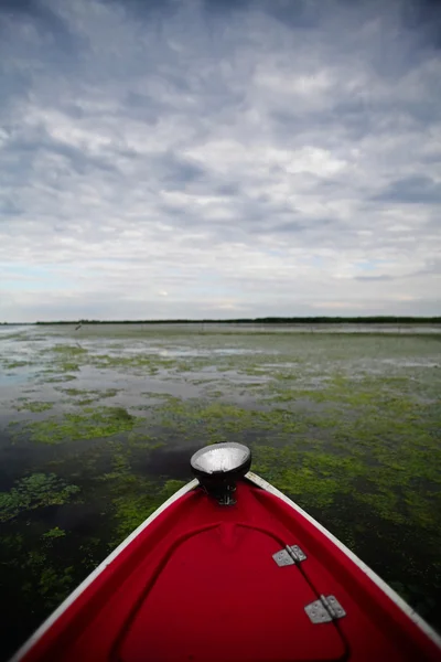 Barco en el lago —  Fotos de Stock