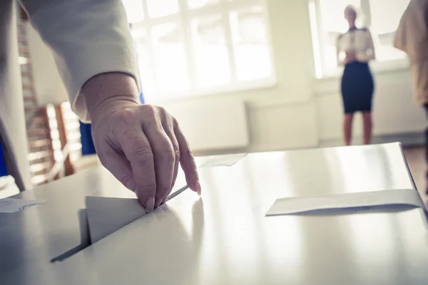 Voting hand — Stock Photo, Image