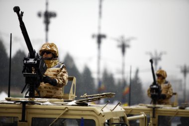 Romanya Milli Günü askerler