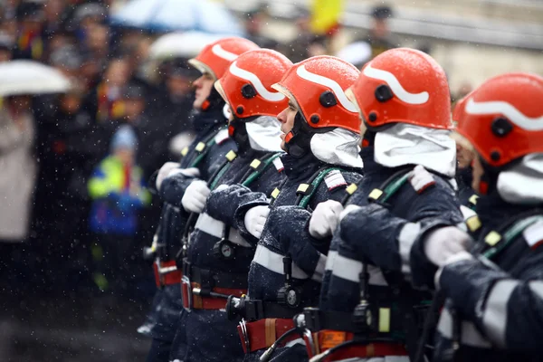 Rumäniens Feuerwehr am Nationalfeiertag — Stockfoto