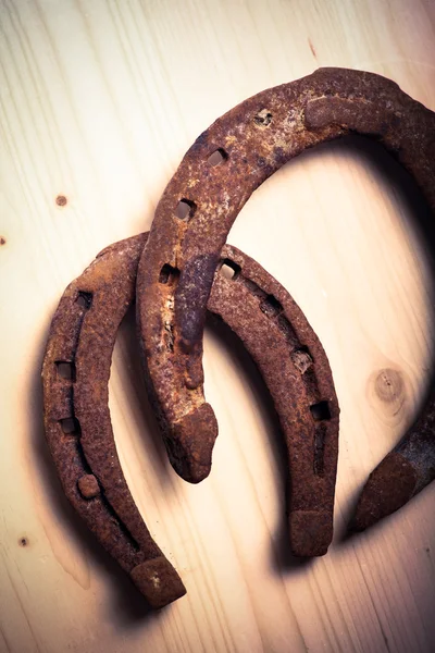 Rusty horse shoes — Stock Photo, Image