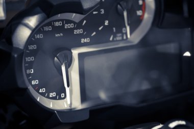 Motosiklet hız göstergesi
