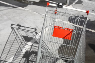 boş alışveriş arabası