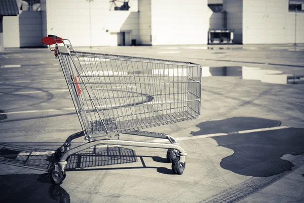 Empty shopping trolley — Stock Photo, Image