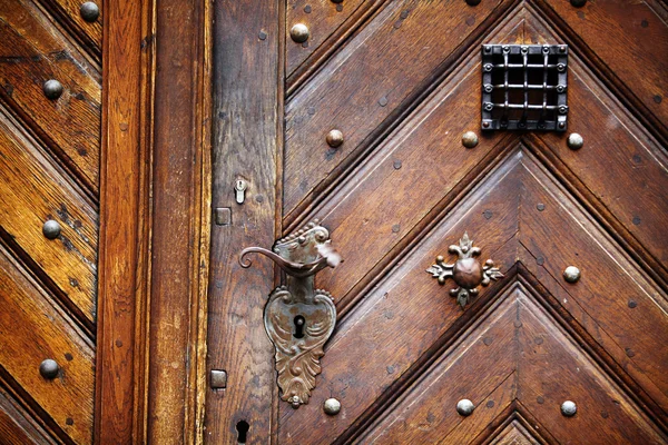 古いドアのノブ — ストック写真