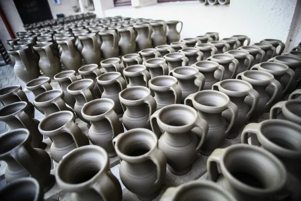 Pottery left to dry — Stock Photo, Image