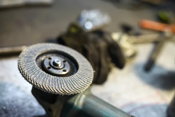 Grinder in workshop — Stock Photo, Image