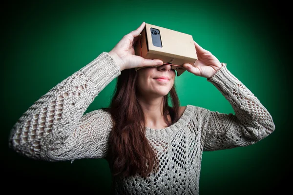 Картонная виртуальная реальность — стоковое фото