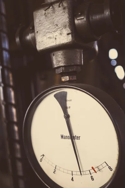 Old pressure gauge — Stock Photo, Image