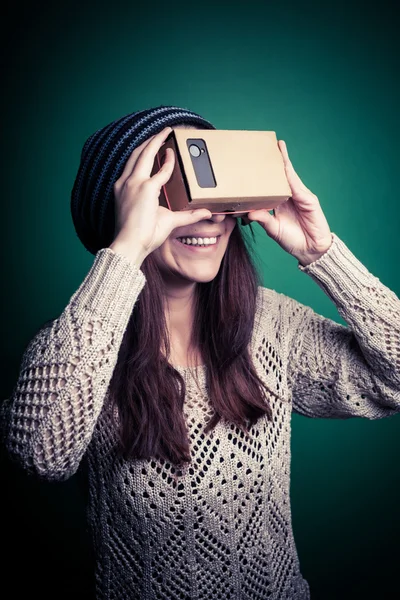 Realidad virtual de cartón —  Fotos de Stock