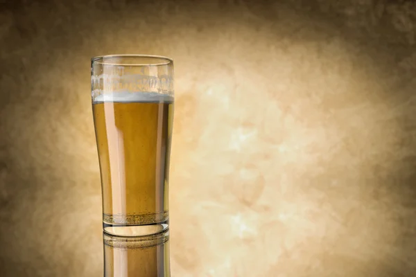 Vidrio de cerveza, 3d renderizado — Foto de Stock