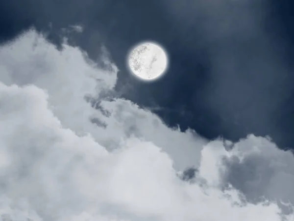 A beautiful illustration view of fullmoon and clouds on the sky. — Stock Photo, Image