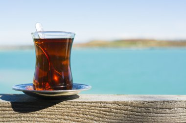 Türk çayı ve cam