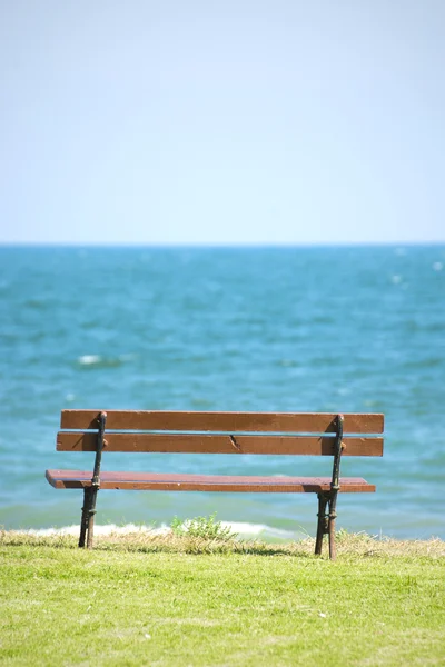 Blue wooden bench — Stock Photo, Image