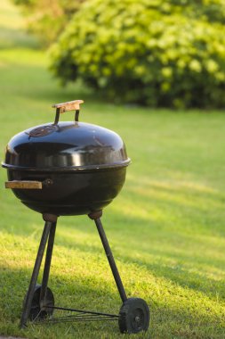 Yaz bahçesinde Barbekü Izgara