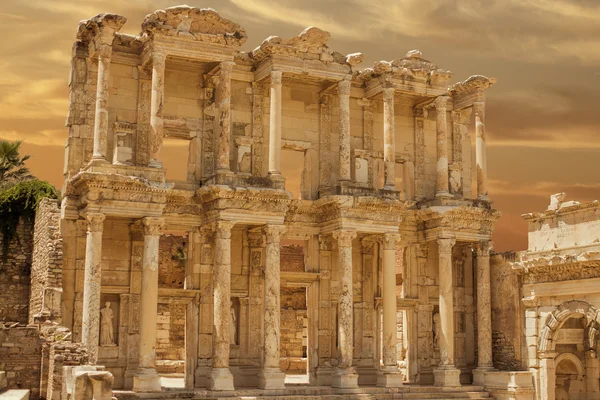 Türkiye 'nin Efes kentindeki Celsus Kütüphanesi — Stok fotoğraf