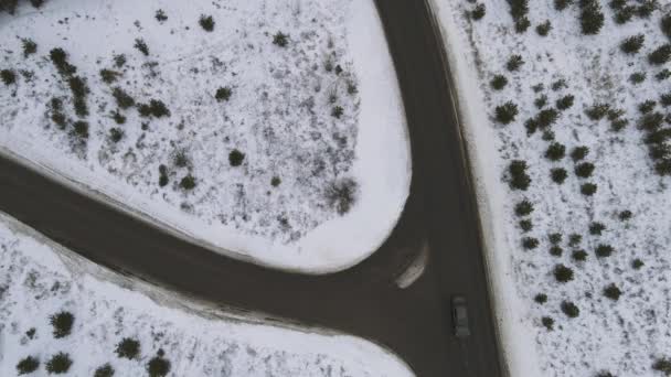 Fotografía aérea de la intersección en la temporada de invierno — Vídeos de Stock