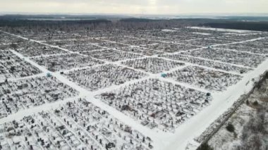Büyük şehir mezarlığı. İnsansız hava aracı görüntüleri