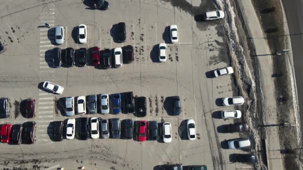 Parking près du centre commercial. prise de vue aérienne — Video
