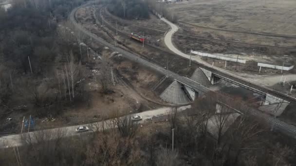 Движение поездов по рельсам. воздушная стрельба — стоковое видео