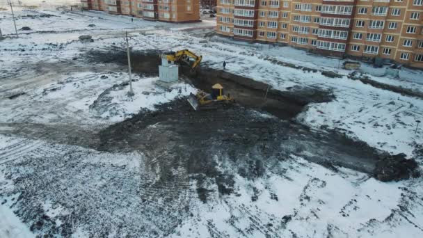 Arbeit mit Spezialausrüstung für den Hausbau — Stockvideo