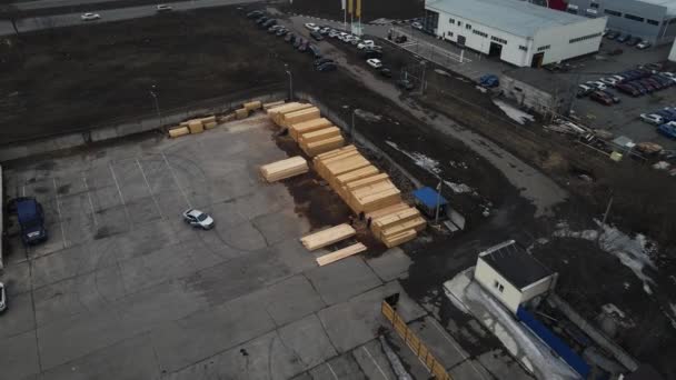 Marcos de tablas y madera para la venta. disparos aéreos — Vídeo de stock