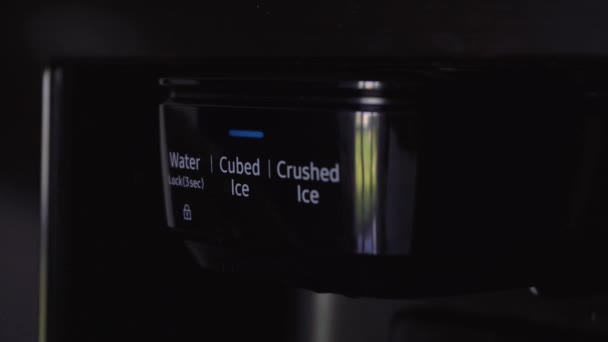 Modes of supplying water and ice on the refrigerator — 비디오