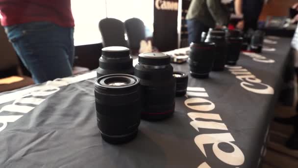 Conjunto de lentes para Canon no festival. Moscou Rússia 20 julho 2021 — Vídeo de Stock