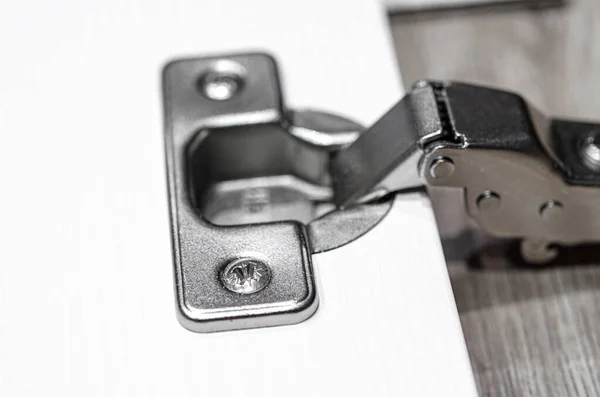 Ev ve ofis mobilyaları için metal döngüler. Mobilya montajı. İş dünyası