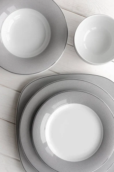 Conjunto Clássico Placas Porcelana Diferentes Formas Tamanhos Para Casa Restaurante — Fotografia de Stock