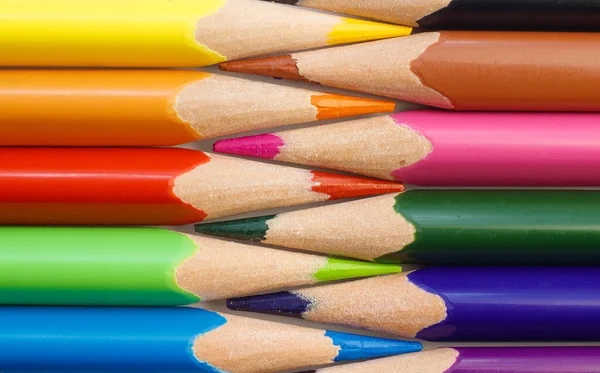 Разноцветные Карандаши Рисования Расположенные Горизонтально Кончиками Друг Другу Вид Сверху — стоковое фото