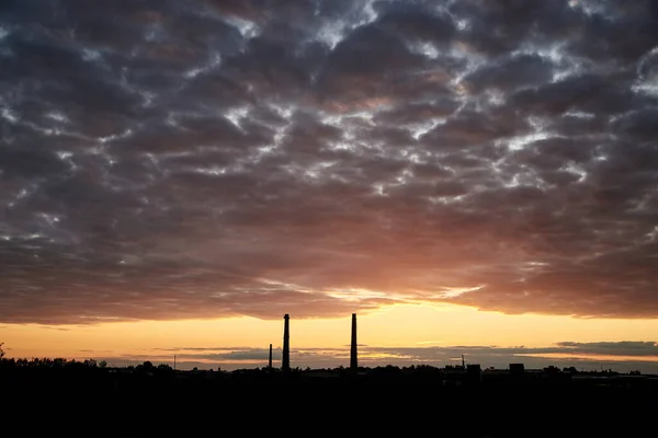 Beautiful City View Sunset Industrial Town Landscape Setting Sun Purple — Stock Photo, Image