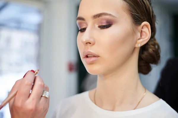 Preparándome Para Fiesta Artista Maquillaje Profesional Pintando Los Labios Las — Foto de Stock