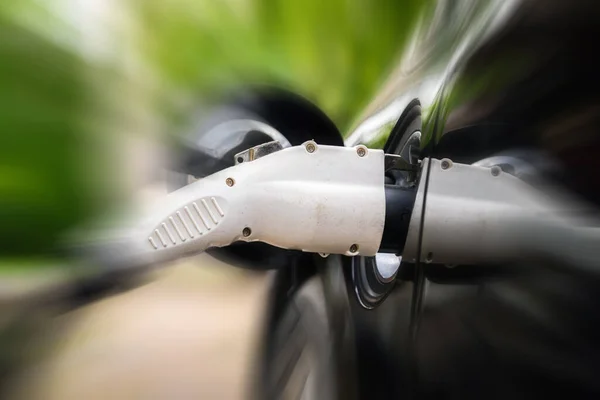 Βύσμα Φορτιστή Ηλεκτρικό Αυτοκίνητο Πράσινο Περιβάλλον Φόντο Νέο Ενεργειακό Όχημα — Φωτογραφία Αρχείου