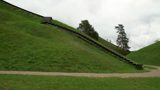 Kernave Medieval Capital Lithuania Historic Mounds Popular Tourist Attraction — Stock Video