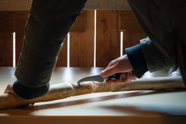 Prozess Der Herstellung Von Holzstöcken Innenräumen Während Der Quarantäne Holzstäbchen — Stockfoto