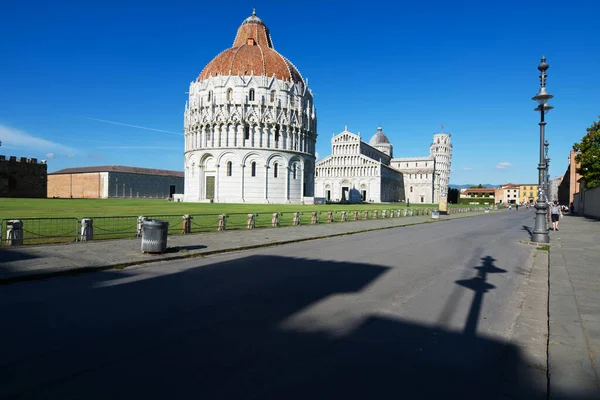 Пизанская Башня Базиликой Кафедральным Собором Площади Пьяцца Дей Мираколи Италия — стоковое фото